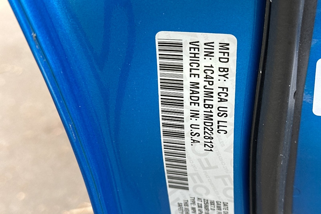 Thumbnail: 2021 Jeep Cherokee - 16