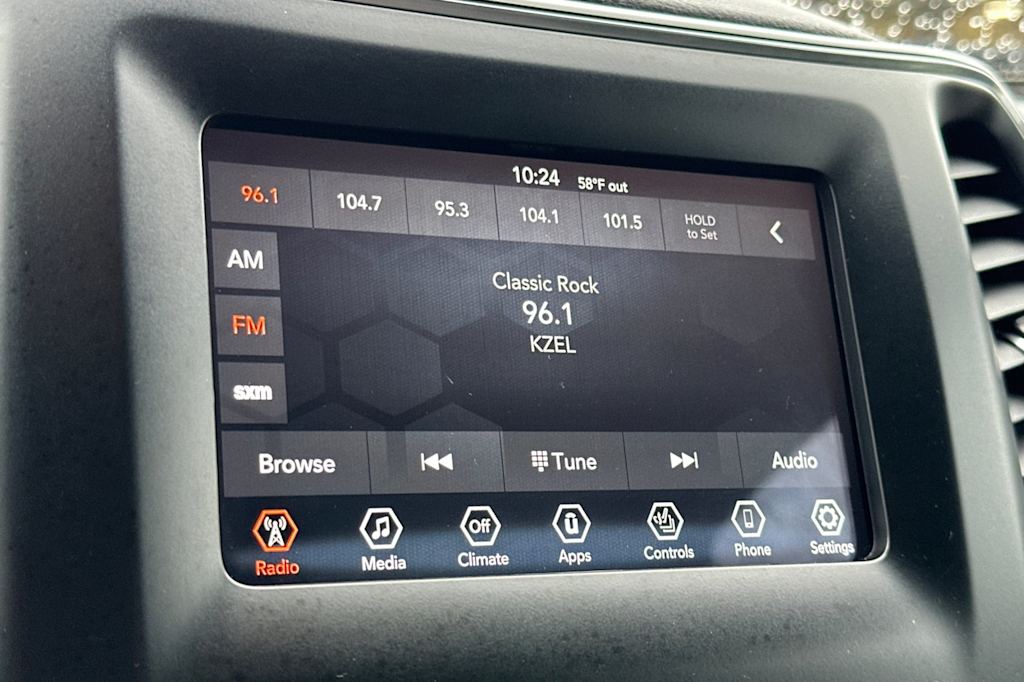 Thumbnail: 2021 Jeep Cherokee - 12