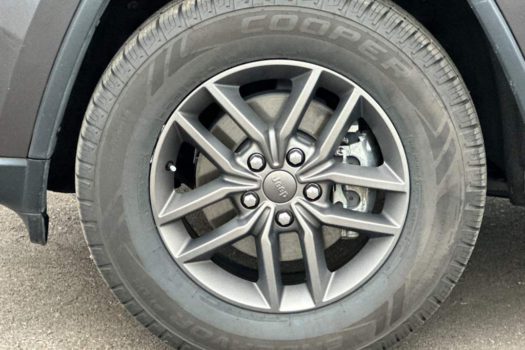 Thumbnail: 2016 Jeep Grand Cherokee - 7