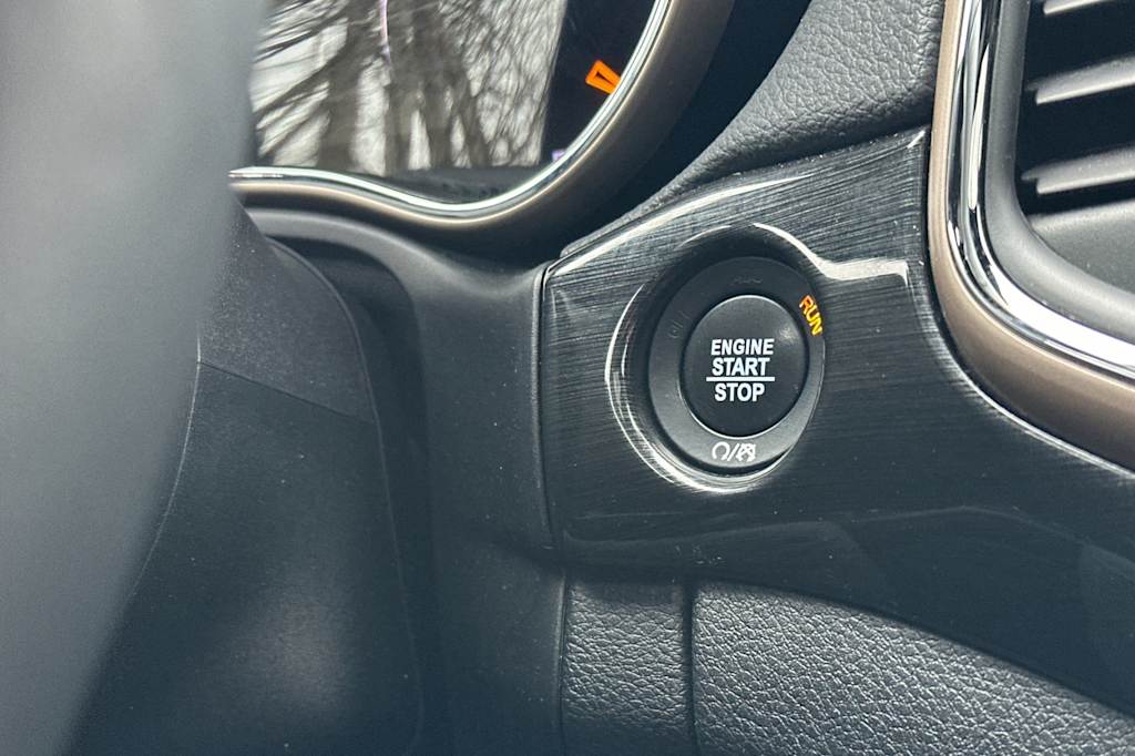 Thumbnail: 2016 Jeep Grand Cherokee - 24