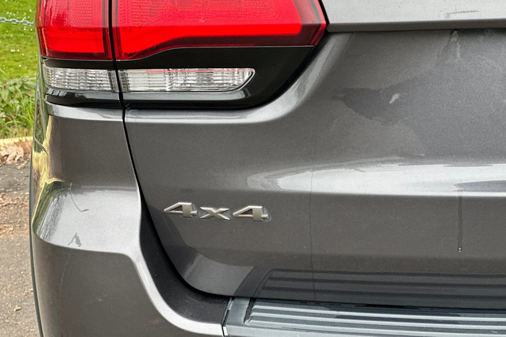 Thumbnail: 2016 Jeep Grand Cherokee - 27