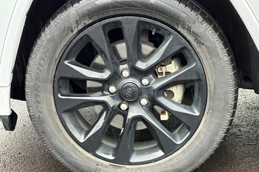 Thumbnail: 2019 Jeep Grand Cherokee - 8