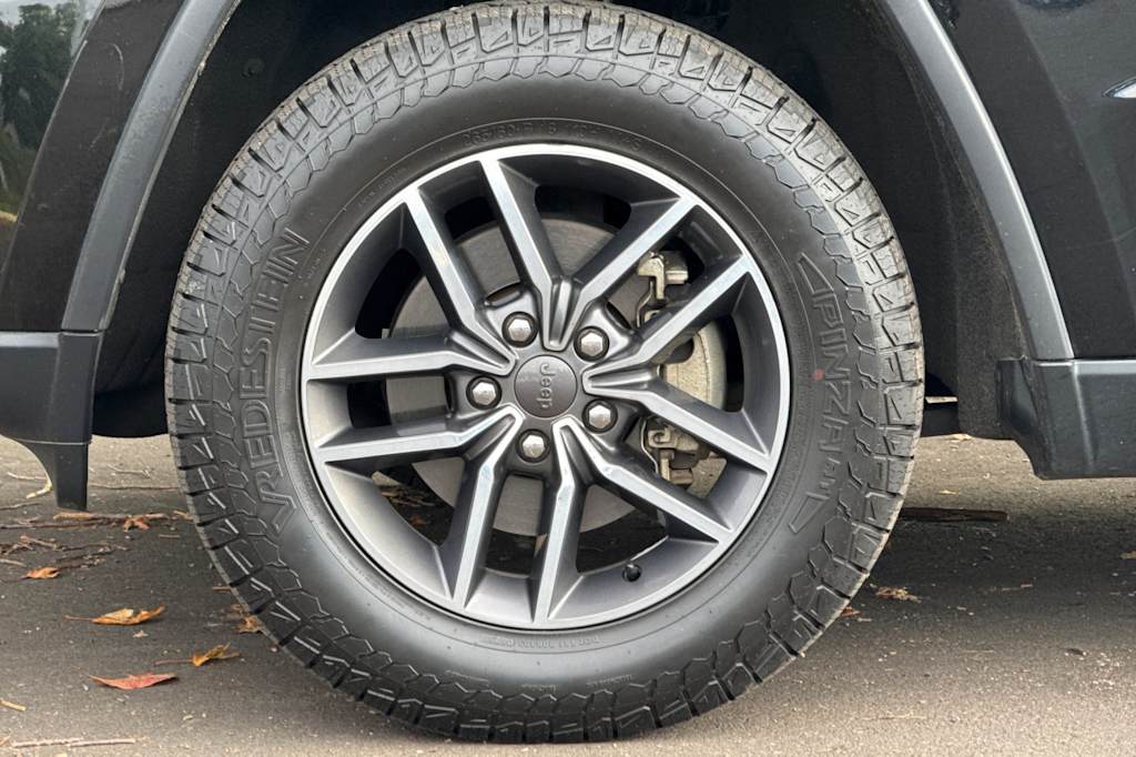 Thumbnail: 2019 Jeep Grand Cherokee - 8