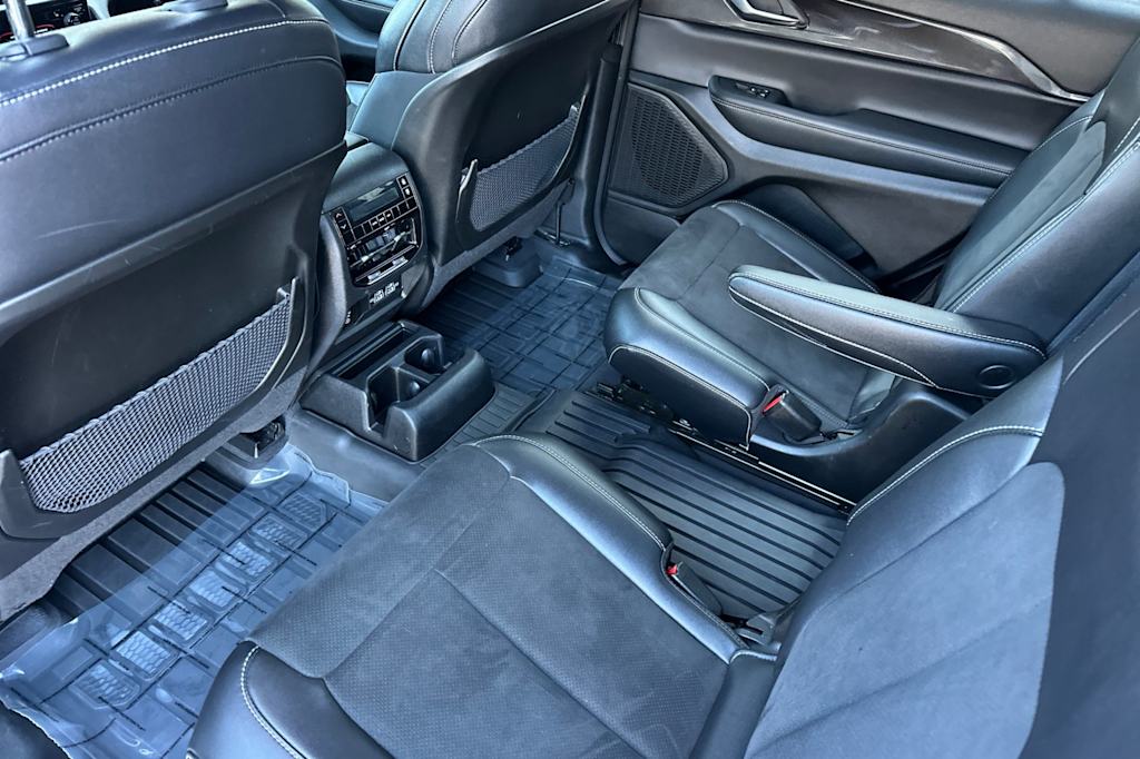 Thumbnail: 2023 Jeep Grand Cherokee L - 11