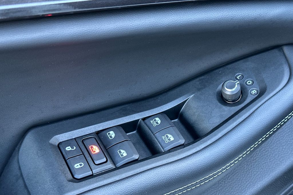 Thumbnail: 2023 Jeep Grand Cherokee L - 22