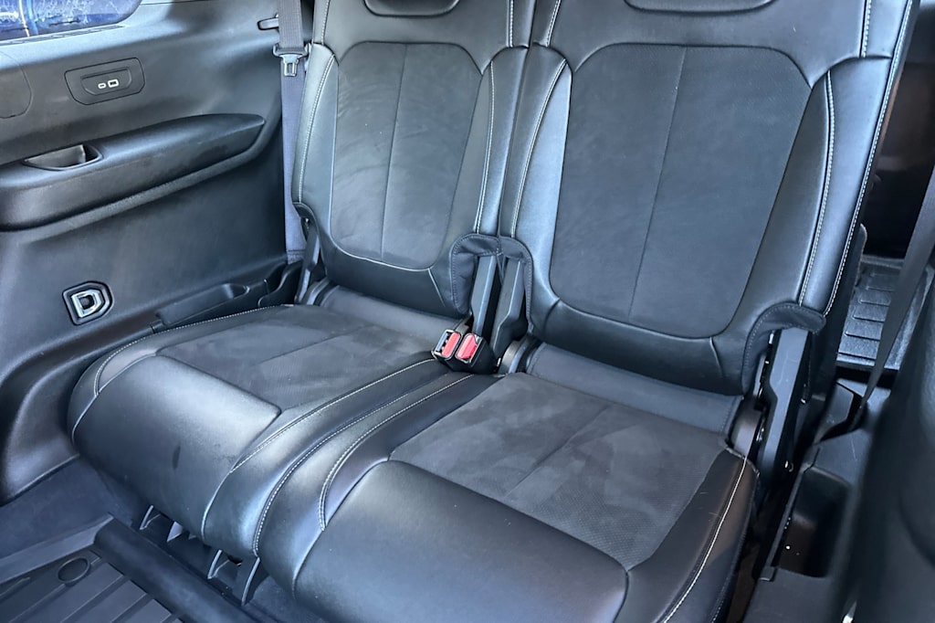 Thumbnail: 2023 Jeep Grand Cherokee L - 23