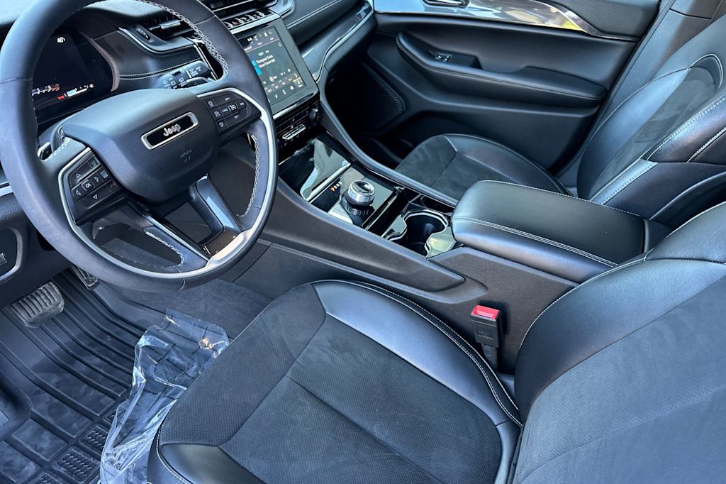 Thumbnail: 2023 Jeep Grand Cherokee L - 10