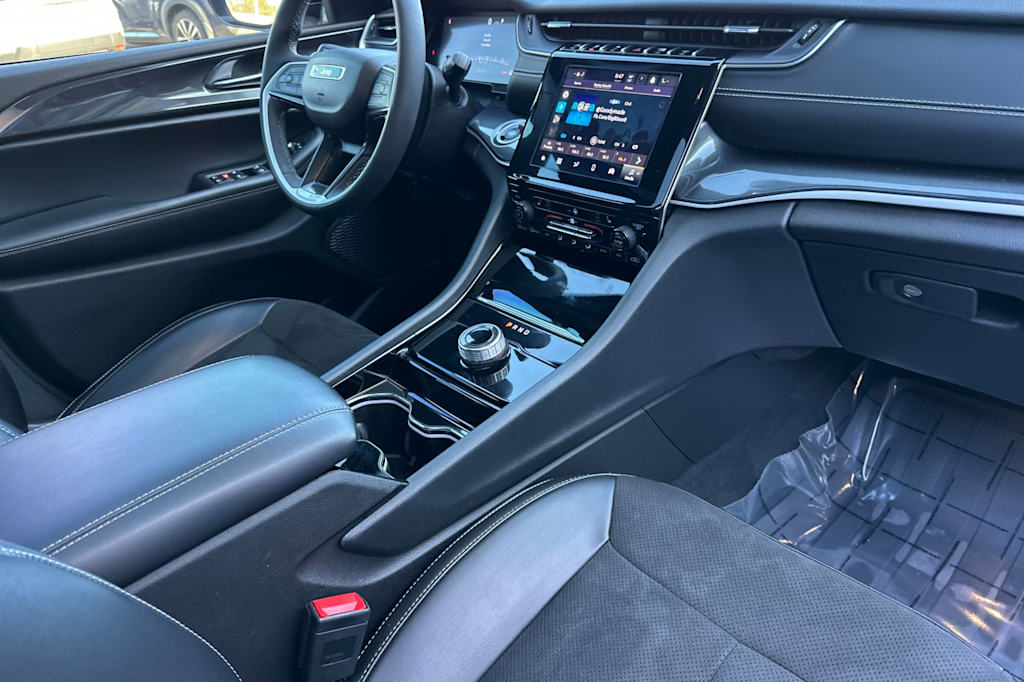 Thumbnail: 2023 Jeep Grand Cherokee L - 12