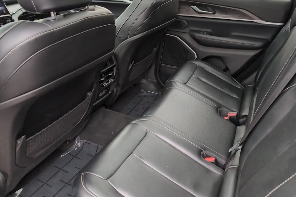 Thumbnail: 2024 Jeep Grand Cherokee - 10