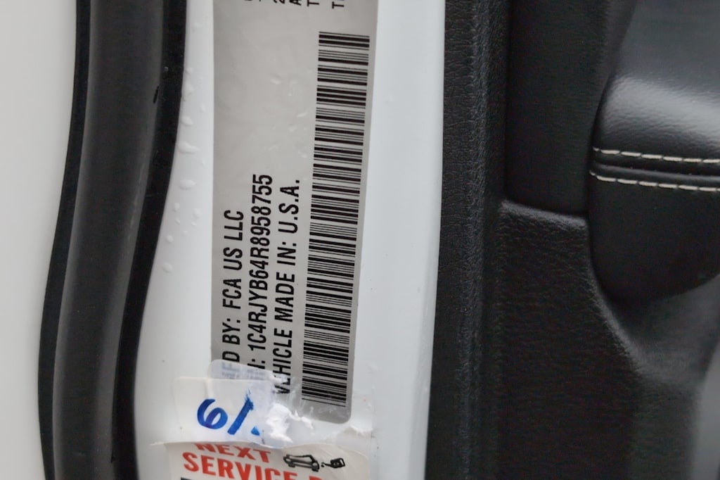 Thumbnail: 2024 Jeep Grand Cherokee - 16