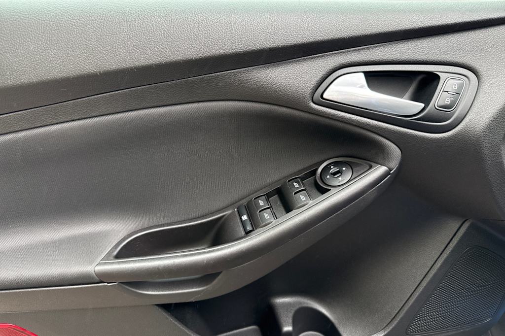 Thumbnail: 2018 Ford Focus - 21