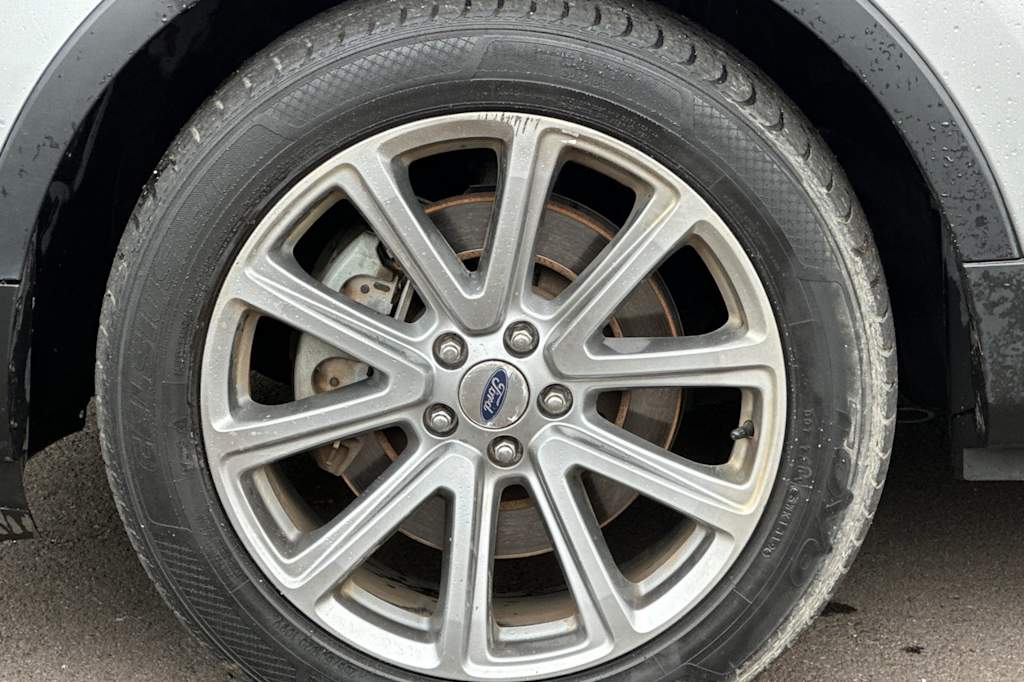 Thumbnail: 2016 Ford Explorer - 8
