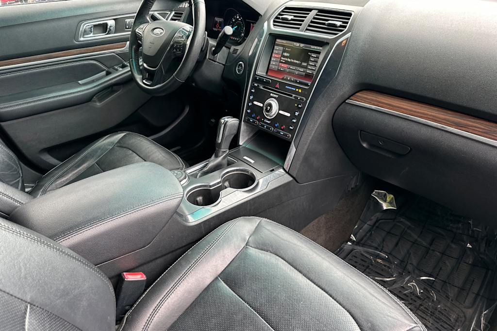 Thumbnail: 2016 Ford Explorer - 12