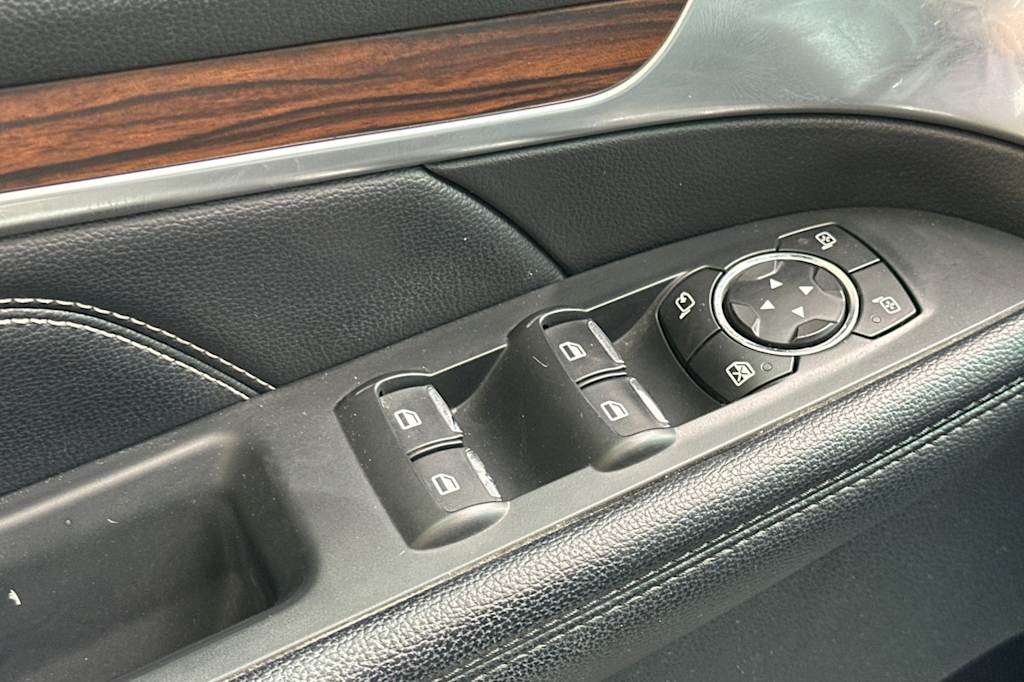 Thumbnail: 2016 Ford Explorer - 22