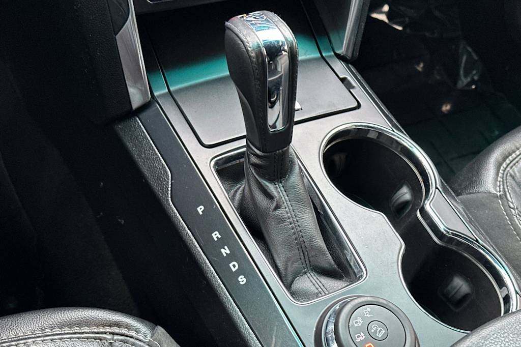 Thumbnail: 2016 Ford Explorer - 15