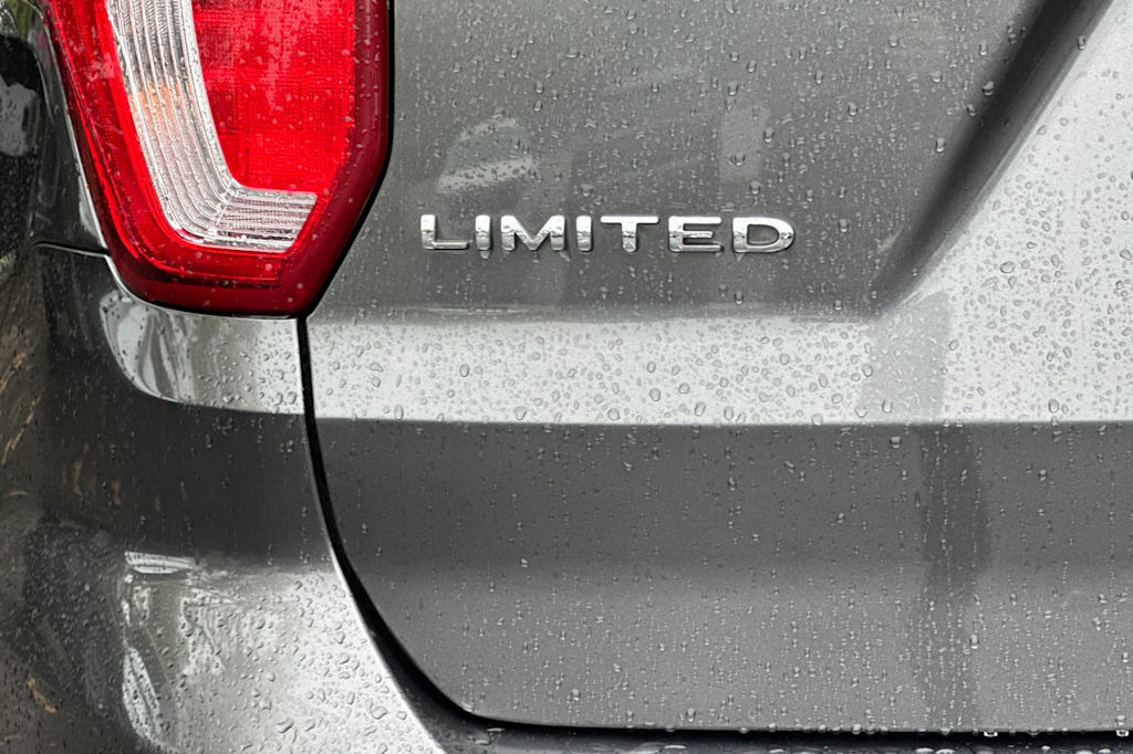 Thumbnail: 2016 Ford Explorer - 7