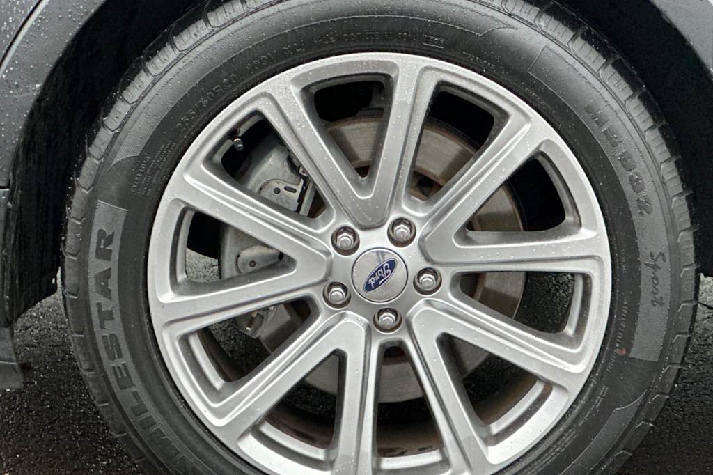 Thumbnail: 2016 Ford Explorer - 8