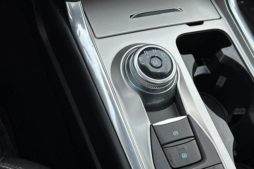 Thumbnail: 2020 Ford Explorer - 14