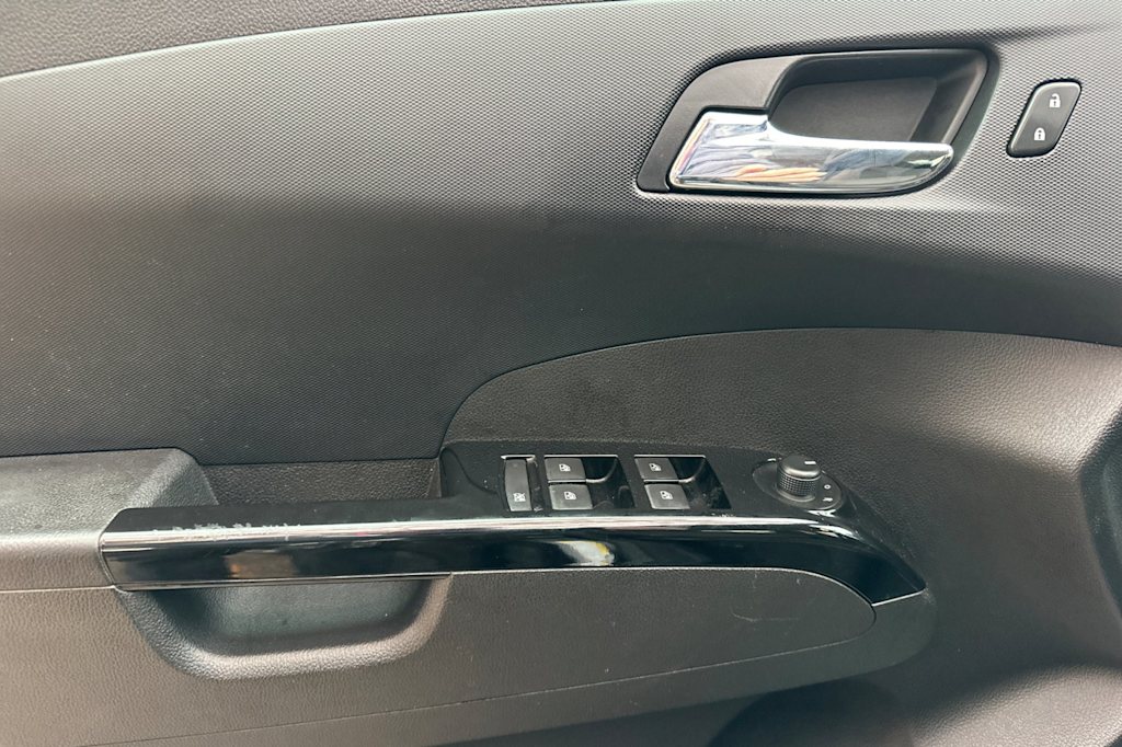 Thumbnail: 2019 Chevrolet Sonic - 22