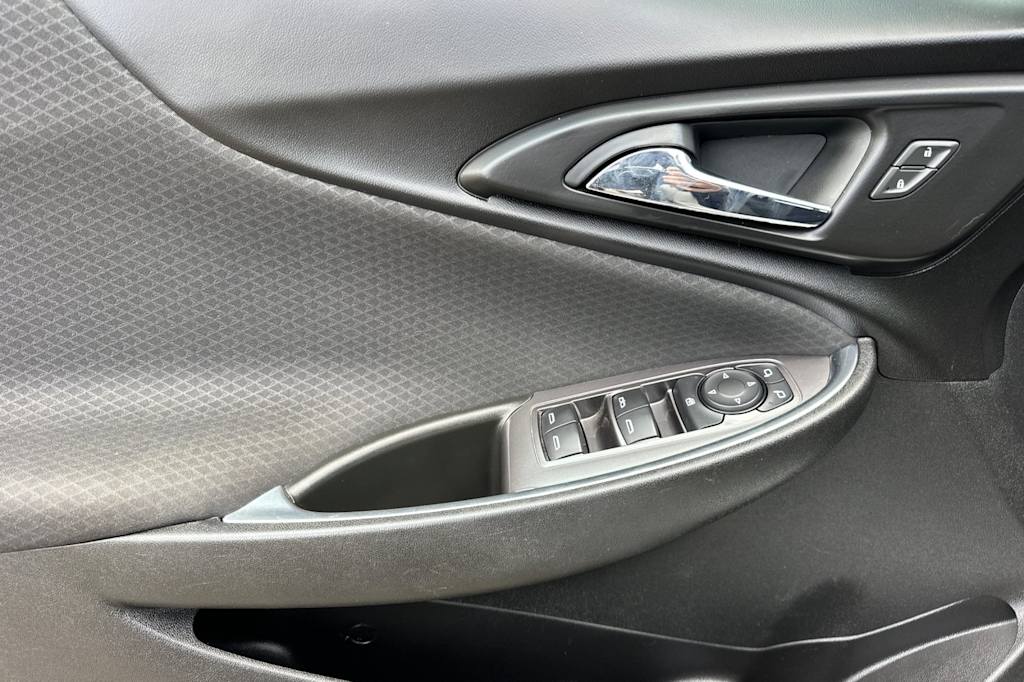 Thumbnail: 2020 Chevrolet Malibu - 20
