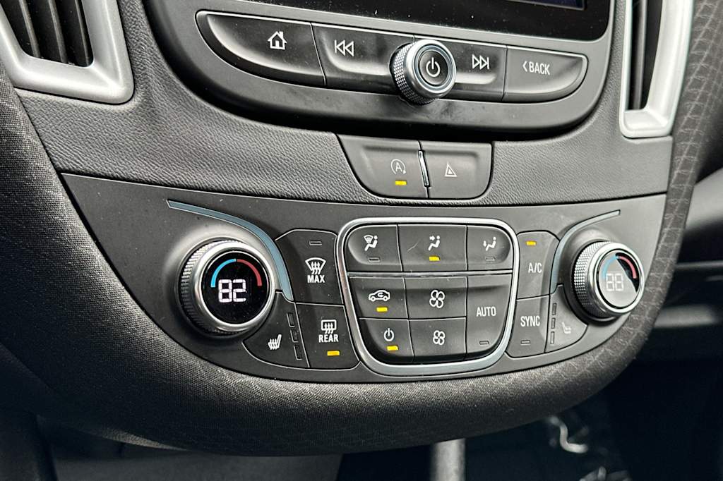 Thumbnail: 2024 Chevrolet Malibu - 24