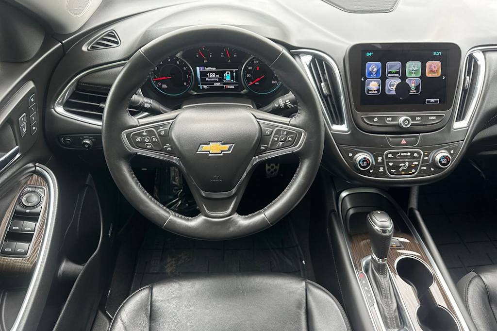 Thumbnail: 2017 Chevrolet Malibu - 10
