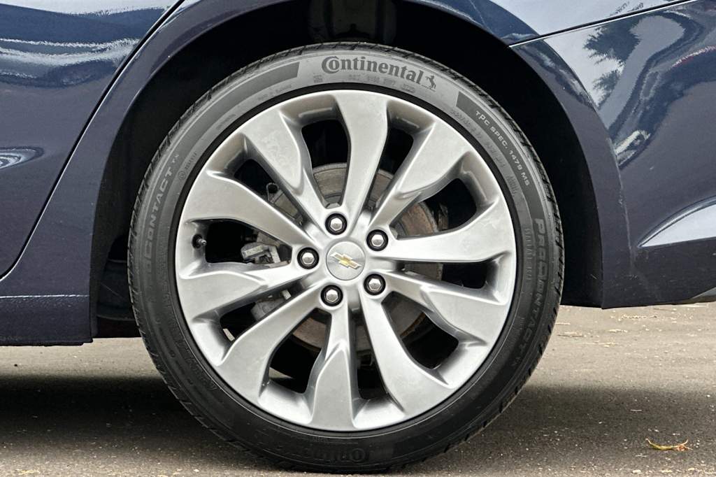 Thumbnail: 2017 Chevrolet Malibu - 7