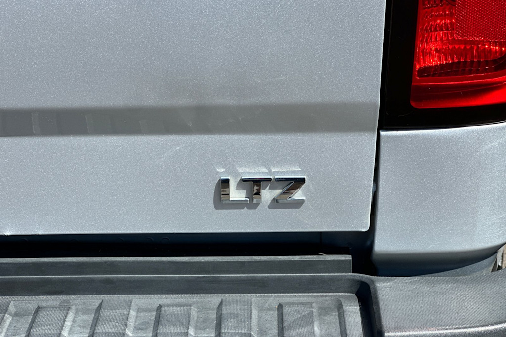 Thumbnail: 2015 Chevrolet Silverado 2500 - 26