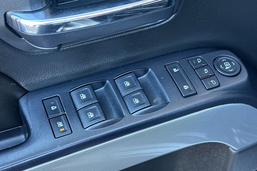 Thumbnail: 2015 Chevrolet Silverado 2500 - 19
