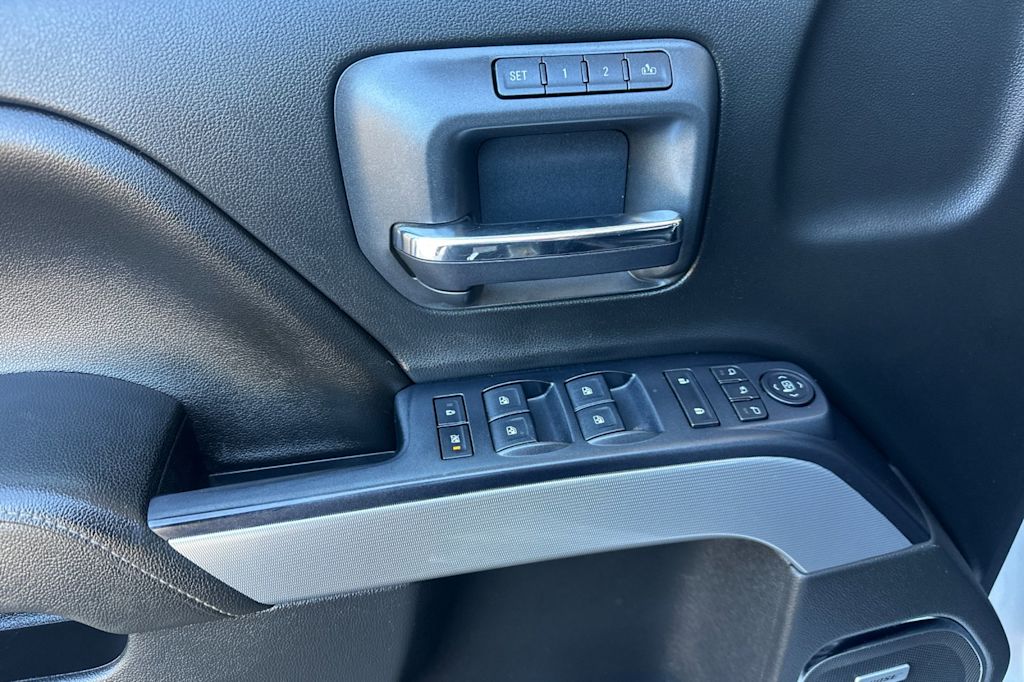 Thumbnail: 2015 Chevrolet Silverado 2500 - 18