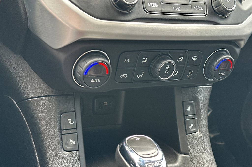 Thumbnail: 2018 GMC Acadia - 26