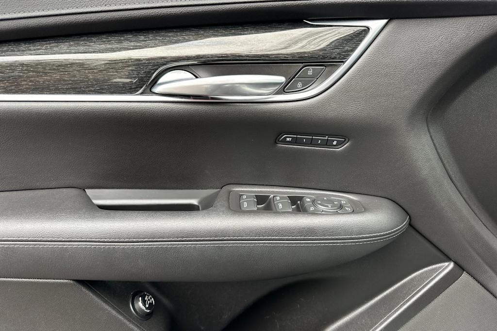 Thumbnail: 2020 Cadillac XT5 - 20