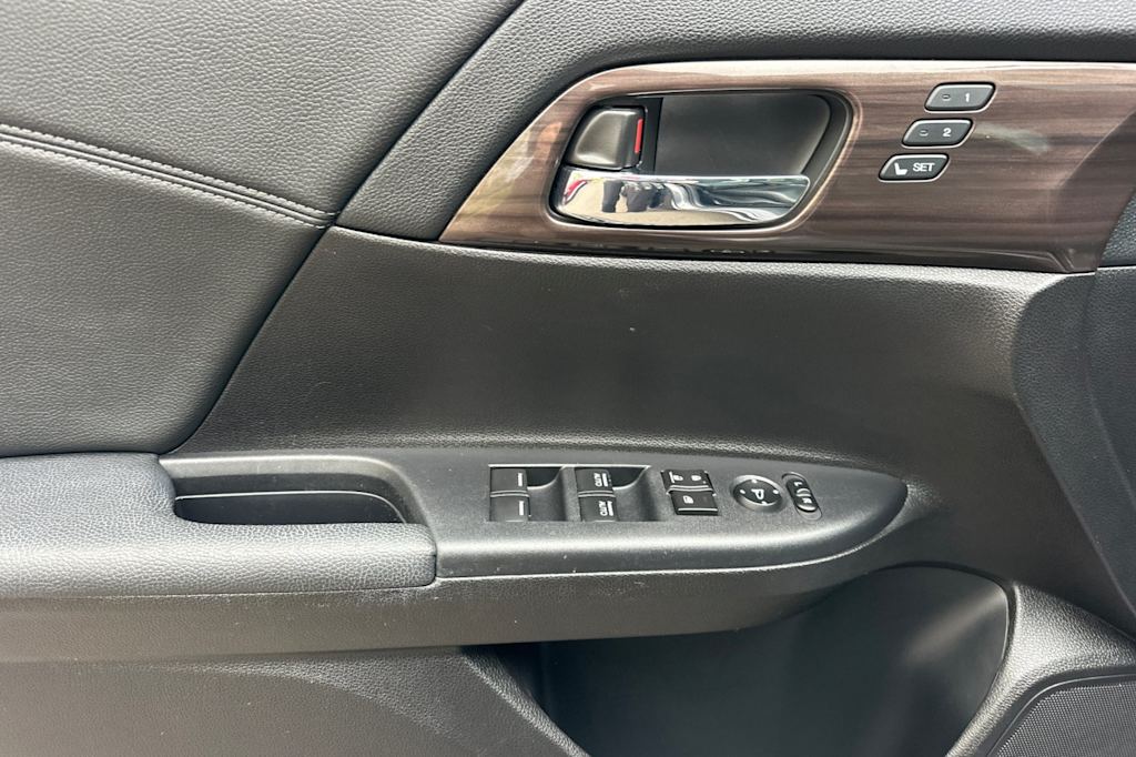 Thumbnail: 2017 Honda Accord - 19