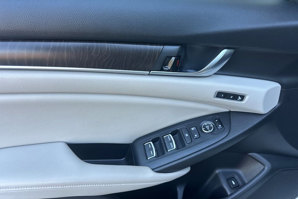Thumbnail: 2018 Honda Accord - 19