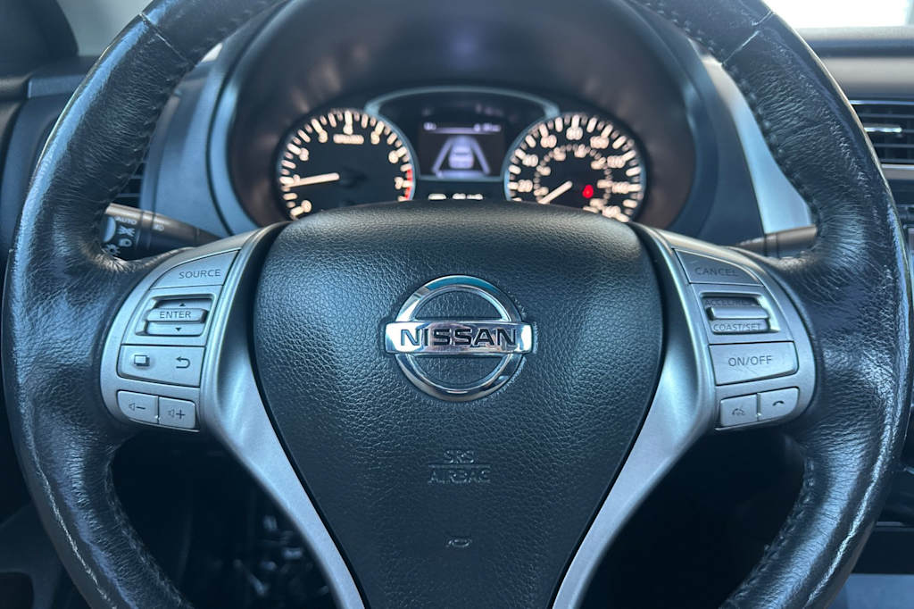 Thumbnail: 2015 Nissan Altima - 26