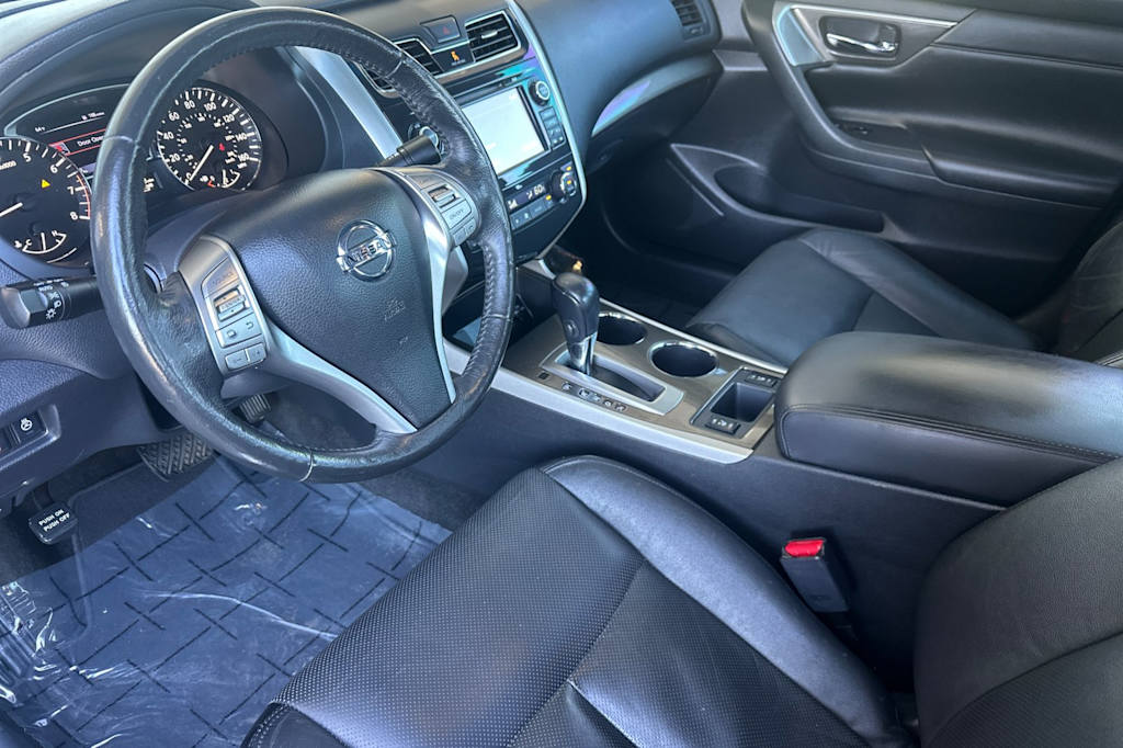 Thumbnail: 2015 Nissan Altima - 8