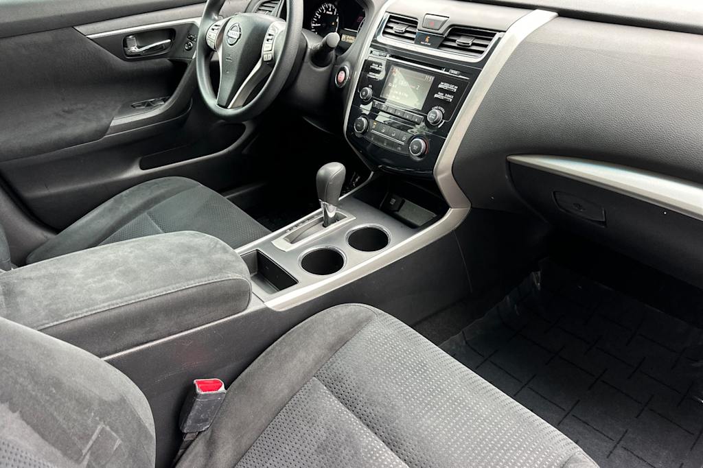 Thumbnail: 2015 Nissan Altima - 13