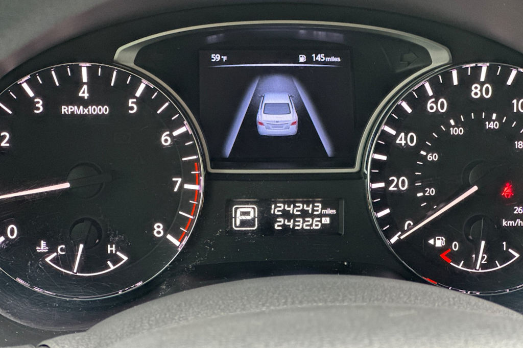 Thumbnail: 2015 Nissan Altima - 27