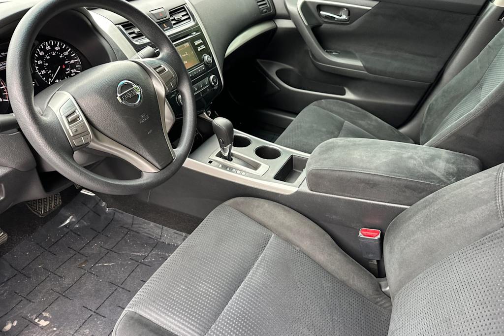 Thumbnail: 2015 Nissan Altima - 9
