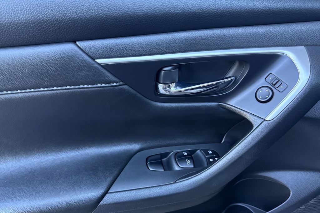 Thumbnail: 2018 Nissan Altima - 21