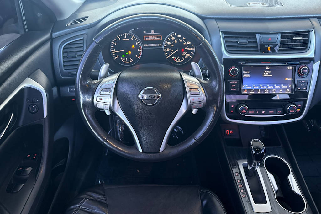Thumbnail: 2018 Nissan Altima - 9