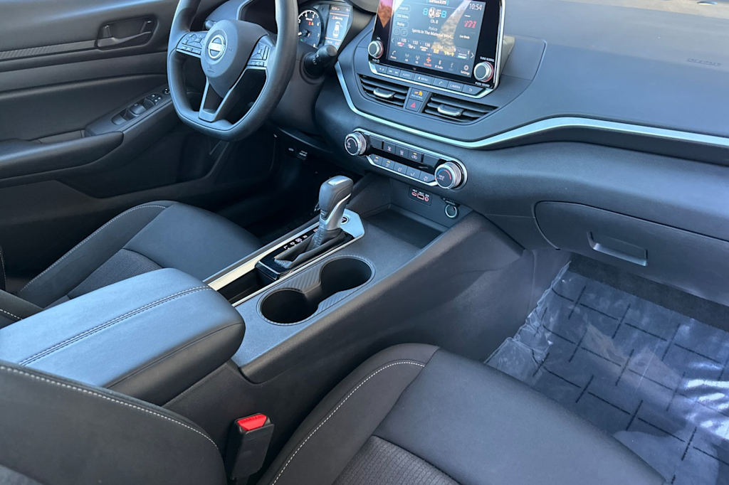 Thumbnail: 2025 Nissan Altima - 12