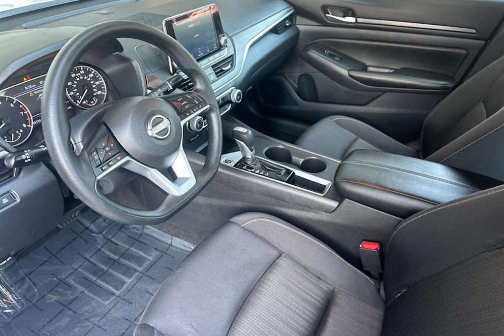 Thumbnail: 2025 Nissan Altima - 9