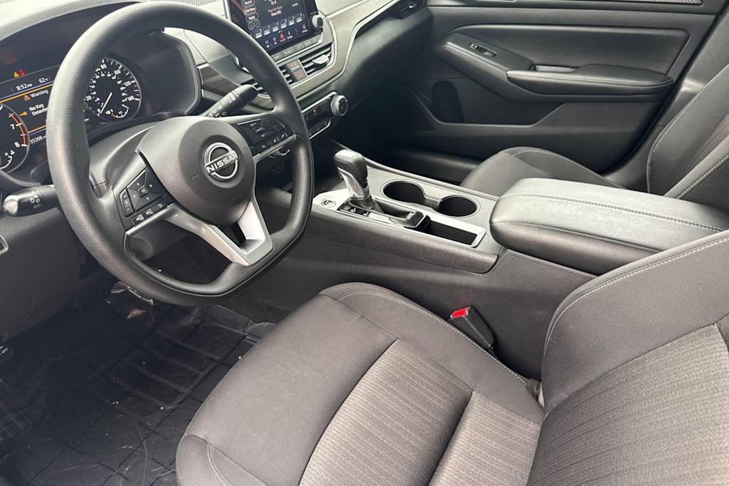 Thumbnail: 2025 Nissan Altima - 9
