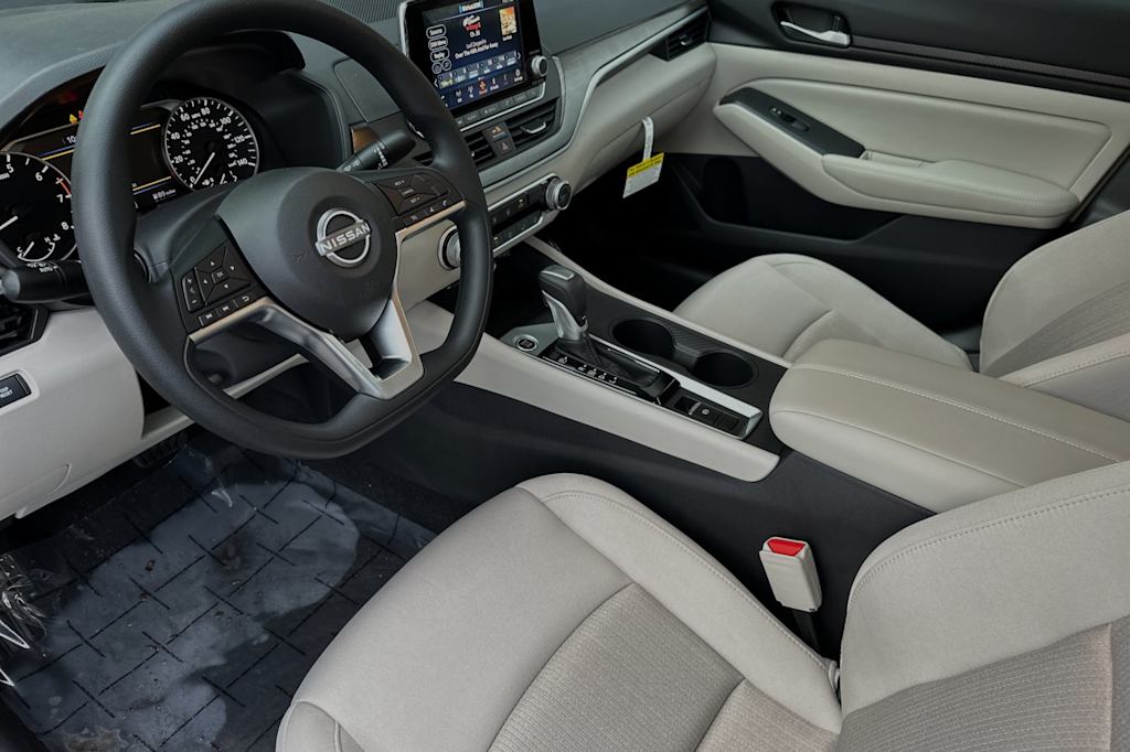 Thumbnail: 2025 Nissan Altima - 10