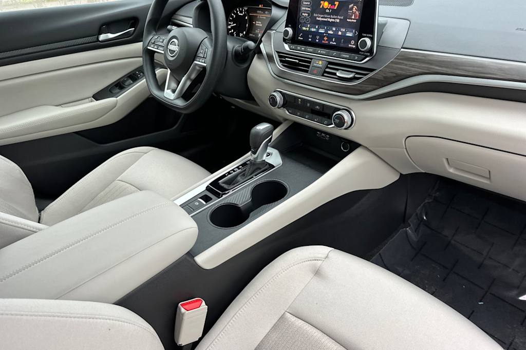 Thumbnail: 2025 Nissan Altima - 12