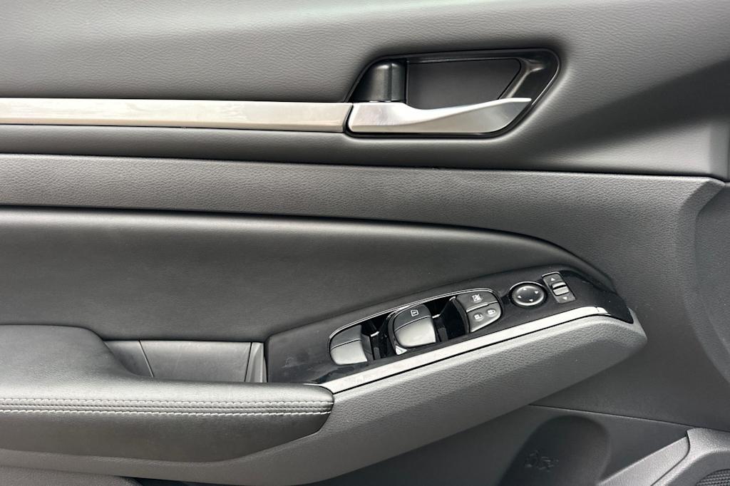 Thumbnail: 2025 Nissan Altima - 20