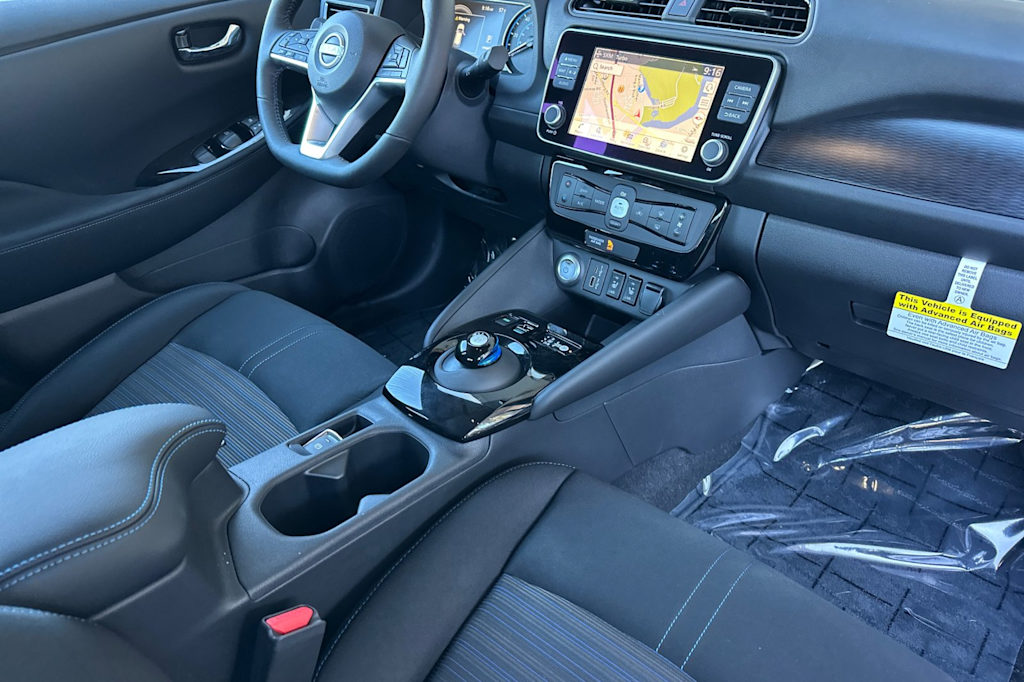 Thumbnail: 2025 Nissan Leaf - 13