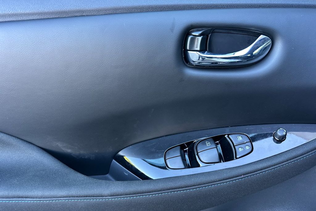 Thumbnail: 2025 Nissan Leaf - 20