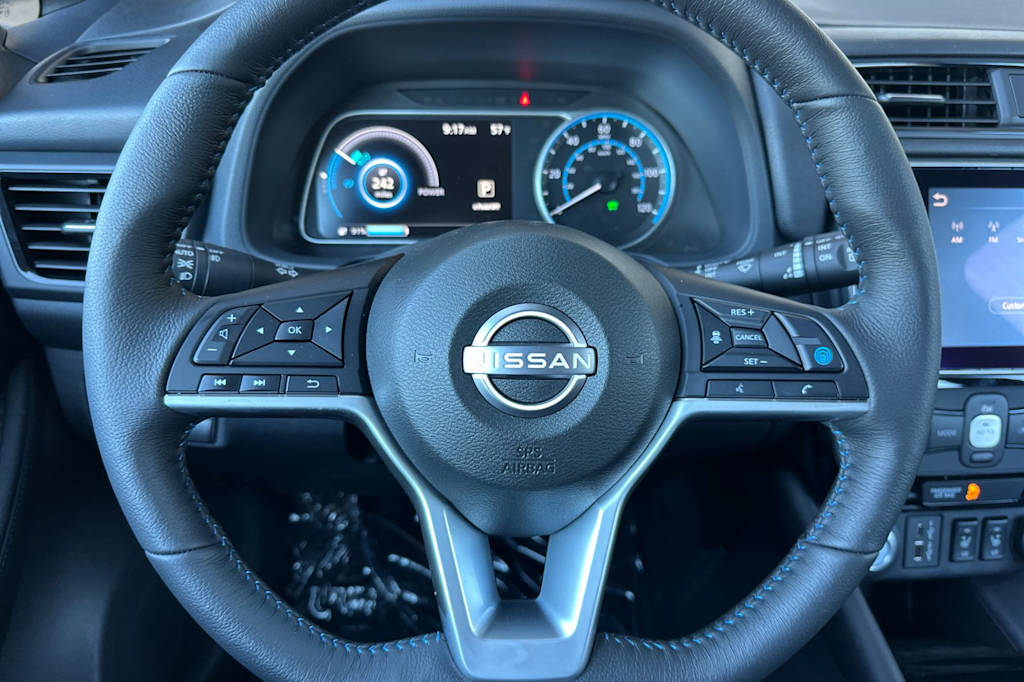 Thumbnail: 2025 Nissan Leaf - 14